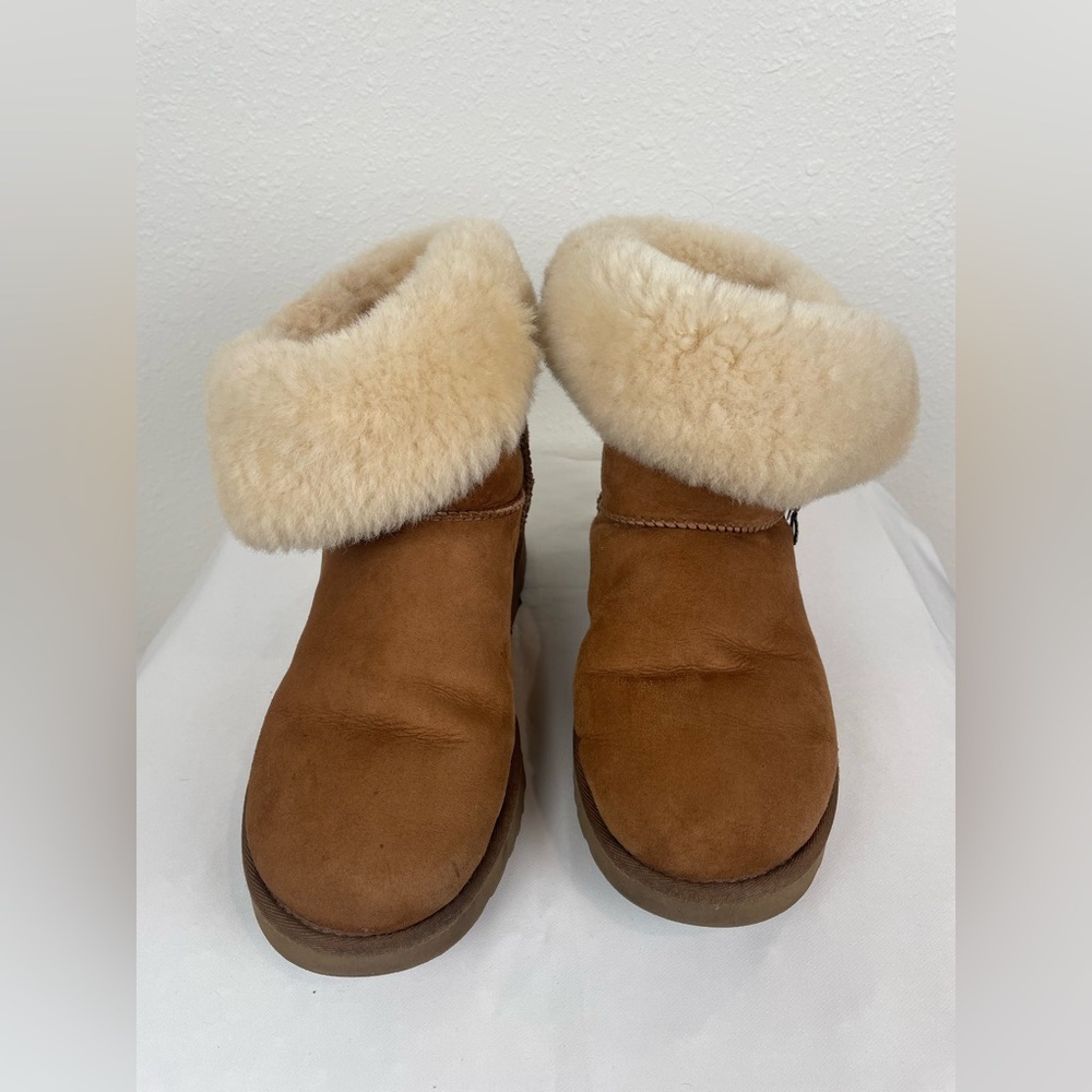 UGG Azalea Chestnut Charm Boots size 7